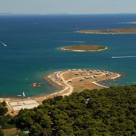 Holiday park Arena Stupice Camping Homes Premantura