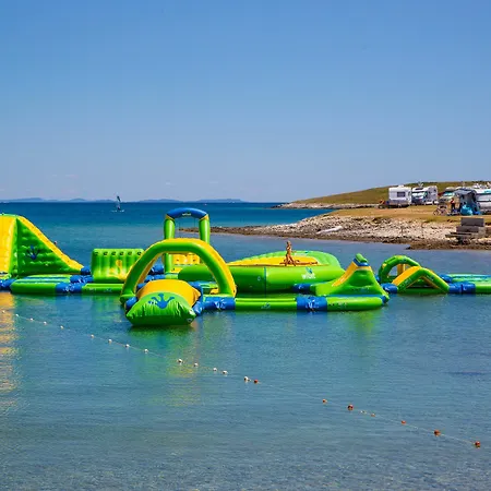 Arena Stupice Camping Homes Ferienpark 2*