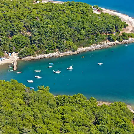Arena Stupice Camping Homes Premantura