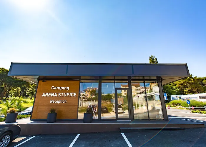 Semesterpark Arena Stupice Camping Homes 4*