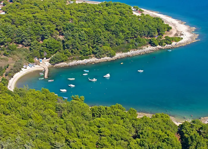 Arena Stupice Camping Homes Premantura